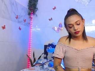 ALEXA AND KIM live cam preview