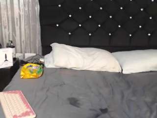 alicee-moonn Live Webcam on CamSoda