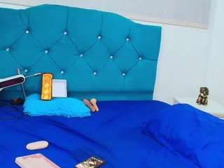 alicee-moonn Live Webcam on CamSoda