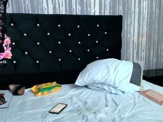 alicee-moonn Live Webcam on CamSoda