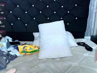 alicee-moonn Live Webcam on CamSoda