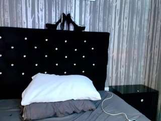 alicee-moonn Live Webcam on CamSoda