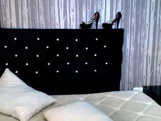 alicee-moonn Live Webcam on CamSoda