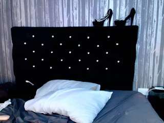 alicee-moonn's CamSoda show and profile