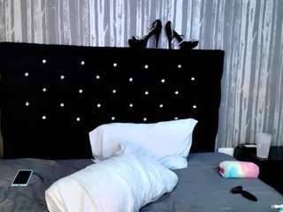 alicee-moonn Live Webcam on CamSoda