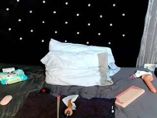alicee-moonn webcam