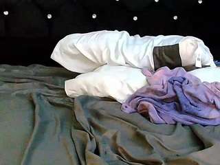 alicee-moonn's CamSoda show and profile