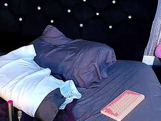 alicee-moonn live cam profile