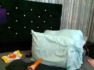 alicee-moonn webcam