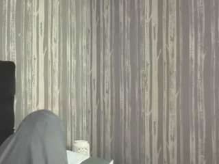 Alicee-Moonn live webcam show