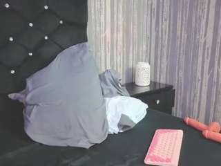 Alicee-Moonn live webcam show