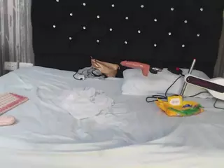 Alicee-Moonn's Live Sex Cam Show