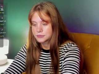 alisa-young Live Webcam on CamSoda