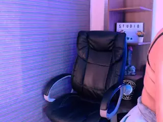 arianabelle2's Live Sex Cam Show