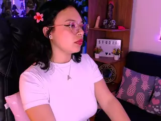 arianabelle2's Live Sex Cam Show