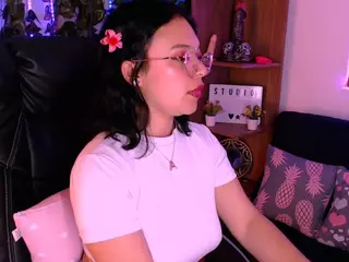 arianabelle2's Live Sex Cam Show