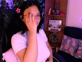 arianabelle2's Live Sex Cam Show
