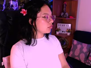 arianabelle2's Live Sex Cam Show