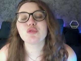 luxsopphia's CamSoda show and profile