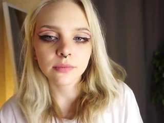marianelin Live Webcam on CamSoda