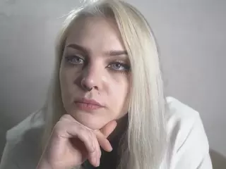 MarianElin's Live Sex Cam Show
