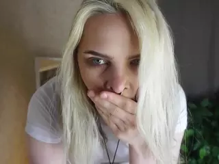 MarianElin's Live Sex Cam Show