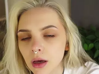 MarianElin's Live Sex Cam Show