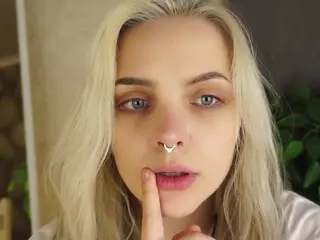 MarianElin's Live Sex Cam Show