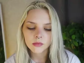 MarianElin's Live Sex Cam Show