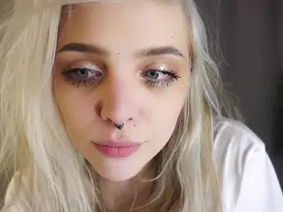 MarianElin's Live Sex Cam Show