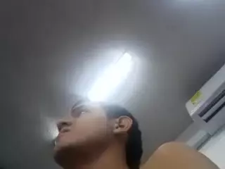 yoiberAlexis's Live Sex Cam Show