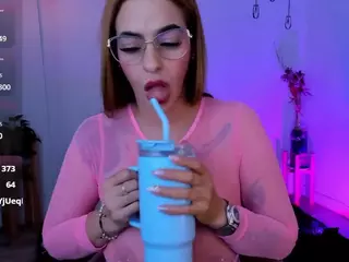 AlssandraSchmoll1's Live Sex Cam Show