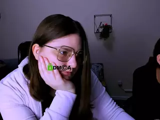 cherry-hugs's Live Sex Cam Show