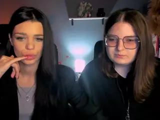 cherry-hugs's Live Sex Cam Show