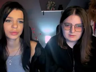 cherry-hugs's Live Sex Cam Show