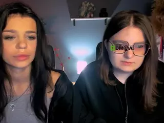cherry-hugs's Live Sex Cam Show