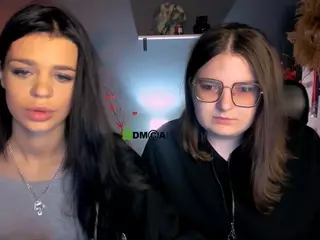 cherry-hugs's Live Sex Cam Show