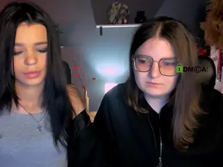 cherry-hugs's Live Sex Cam Show