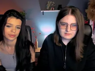 cherry-hugs's Live Sex Cam Show
