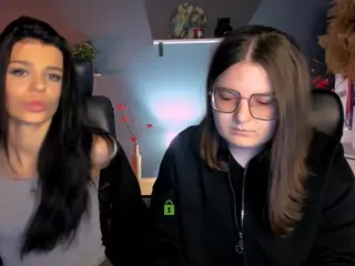cherry-hugs's Live Sex Cam Show
