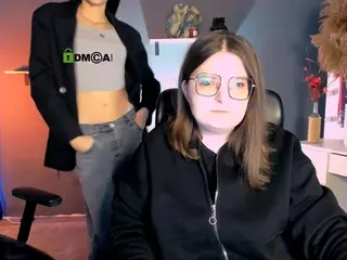 cherry-hugs's Live Sex Cam Show