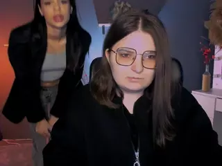 cherry-hugs's Live Sex Cam Show