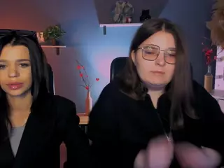 cherry-hugs's Live Sex Cam Show