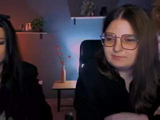 cherry-hugs's Live Sex Cam Show