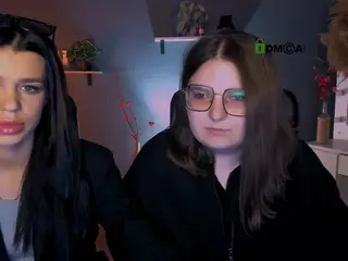 cherry-hugs's Live Sex Cam Show
