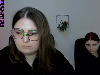 cherry-hugs's Live Sex Cam Show