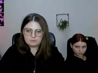 cherry-hugs's Live Sex Cam Show