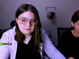 cherry-hugs's Live Sex Cam Show