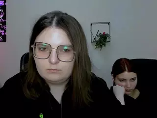 cherry-hugs's Live Sex Cam Show