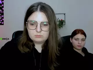 cherry-hugs's Live Sex Cam Show